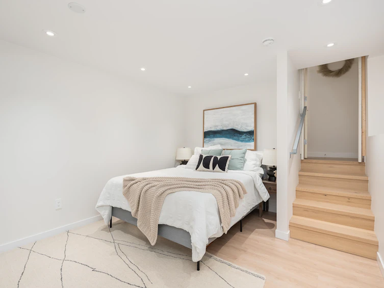 293 W Windsor Road, North Vancouver, BC, V7N 2N2 - 22