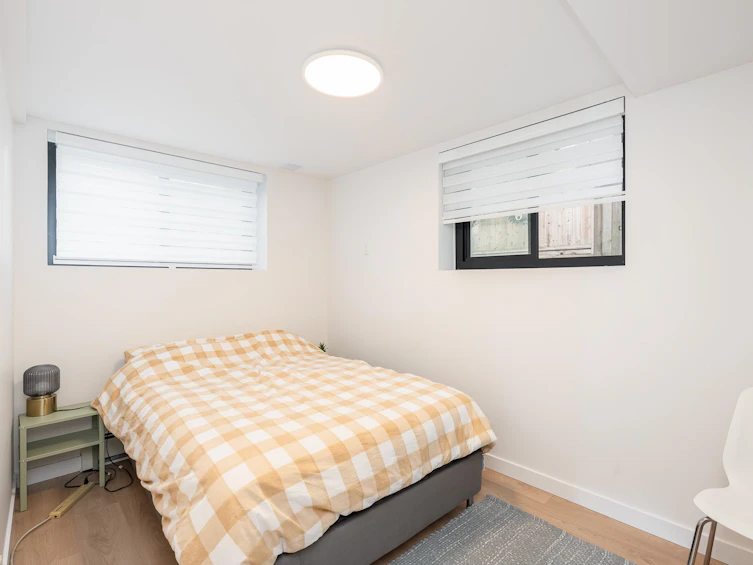 293 W Windsor Road, North Vancouver, BC, V7N 2N2 - 33
