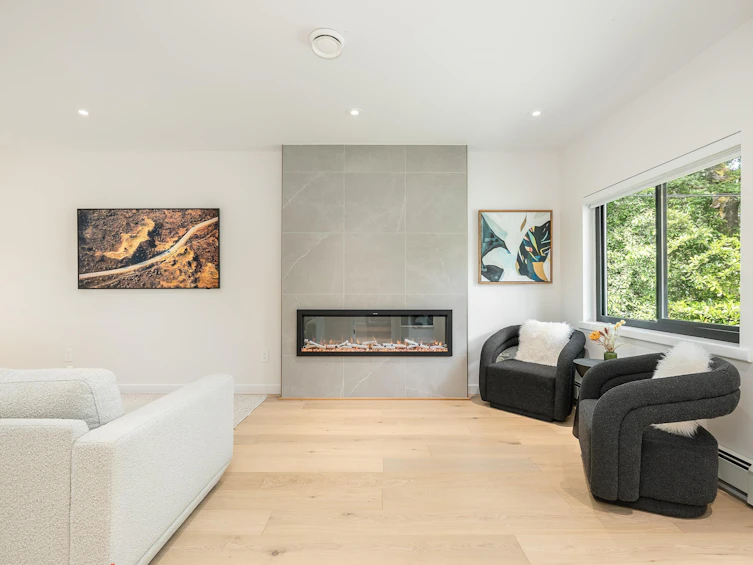 293 W Windsor Road, North Vancouver, BC, V7N 2N2 - 4