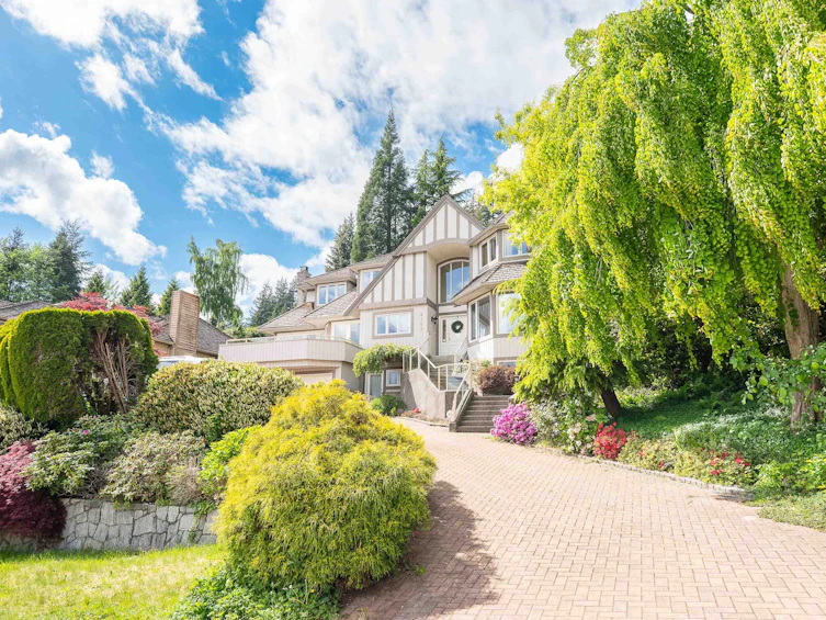4153 Quarry Court, North Vancouver, BC, V7K 3C3