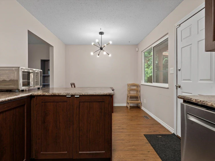 7902 Thrasher Street, Mission, BC, V2V 5H3 - 7