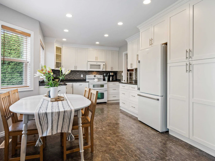 5746 Gillian Place, Chilliwack, BC, V2R 3H7 - 2