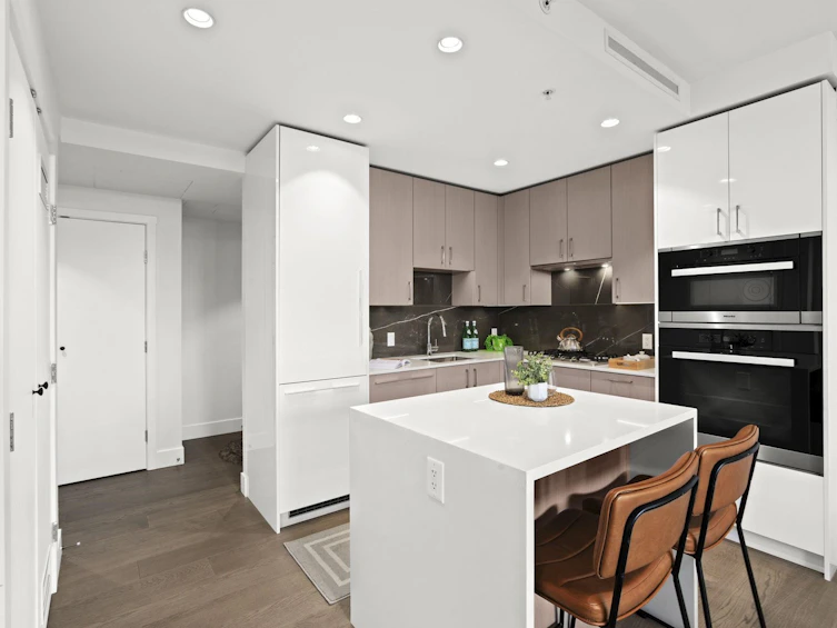 201-1675 Lions Gate Lane, North Vancouver, BC, V7P 3B4 - 3