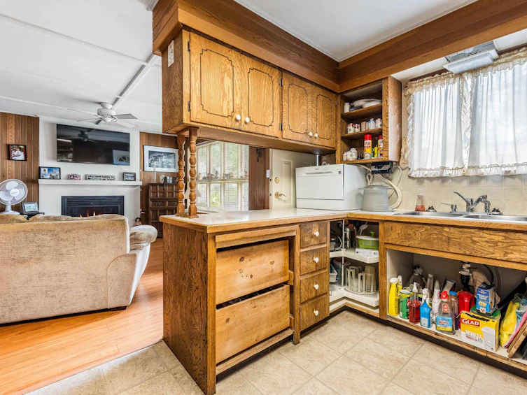 435 Willow Street, Cultus Lake, BC, V2R 4Z4 - 11