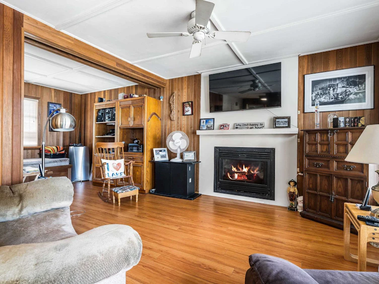 435 Willow Street, Cultus Lake, BC, V2R 4Z4 - 5