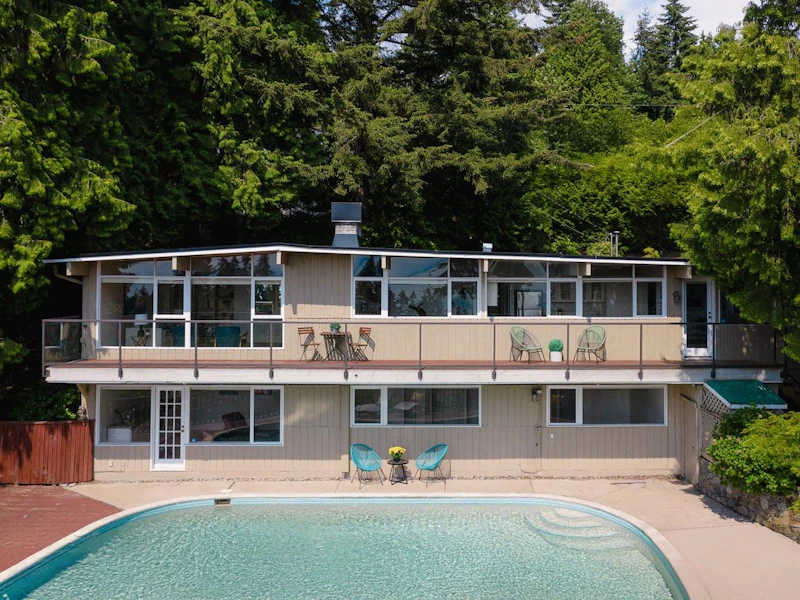 2750 Rosebery Avenue, West Vancouver BC V7V 3A2