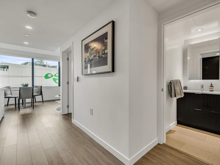 604-210 E 5th Avenue, Vancouver, BC, V5T 0K1 - 2