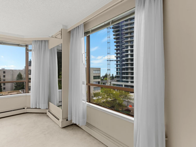 608-15111 Russell Avenue, Surrey, BC, V4B 2P4 - 23