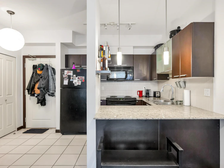 210-10499 University Drive, Surrey, BC, V3T 0A4 - 9