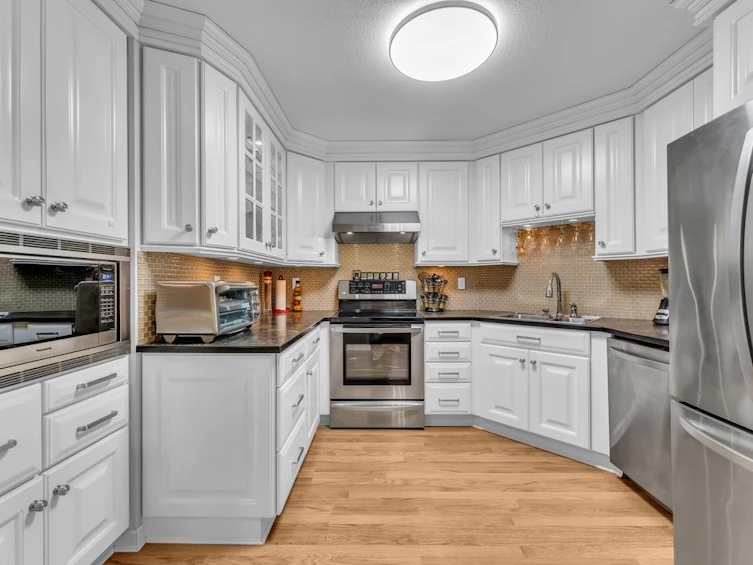 302-15185 22 Avenue, Surrey, BC, V4A 9T4 - 10
