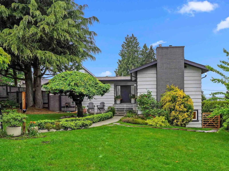 809 Burnaby Street, New Westminster BC V3L 4V8