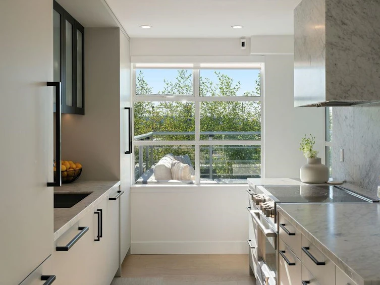 PH 403-2525 W 4 Avenue, Vancouver, BC, V6K 1P5 - 4