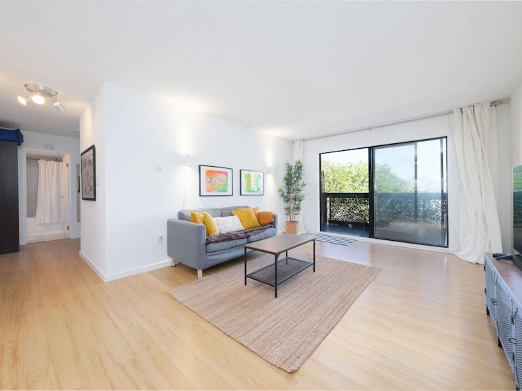 301-6105 Kingsway, Burnaby, BC, V5J 5C7 - 4