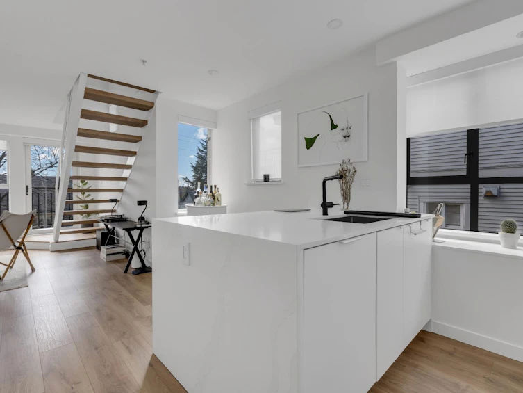 301-2436 W 4th Avenue, Vancouver, BC, V6K 1P3 - 9
