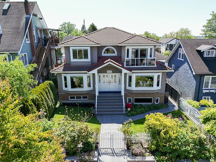 3456 Triumph Street, Vancouver, BC, V5K 1T8