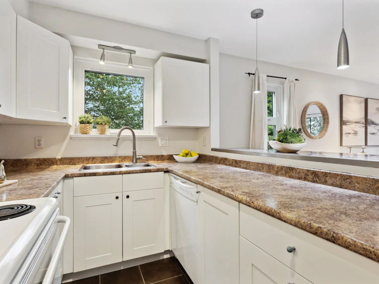 301-2001 Balsam Street, Vancouver, BC, V6K 4L6 - 7