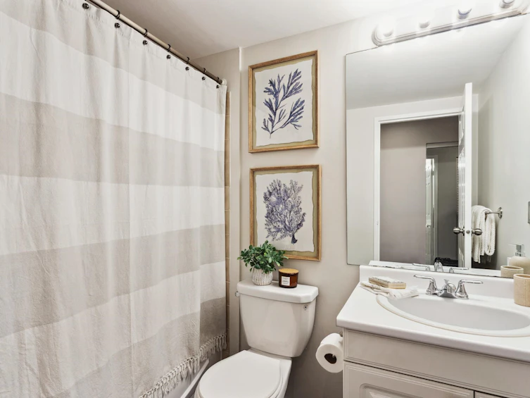 301-2001 Balsam Street, Vancouver, BC, V6K 4L6 - 13