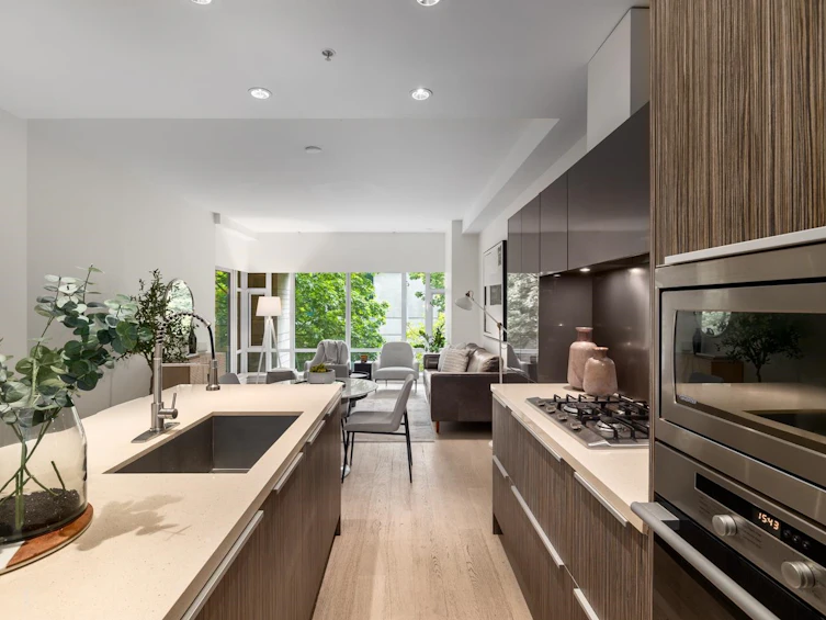 206-12 Athletes Way, Vancouver, BC, V5Y 0B5 - 3