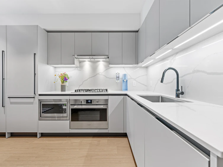 105-2235 E Broadway, Vancouver, BC, V5N 0J5 - 14