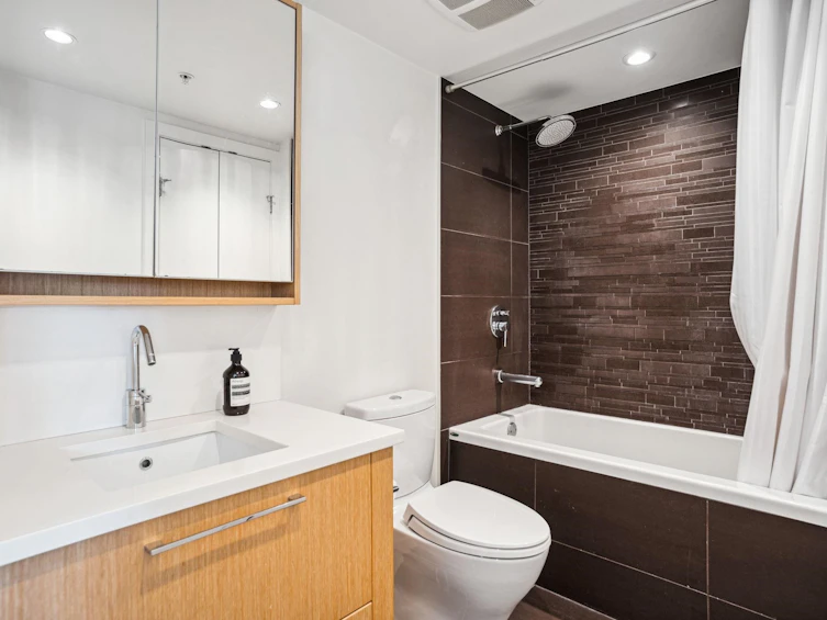 303-1680 West 4th Avenue, Vancouver, BC, V6J 0B7 - 14
