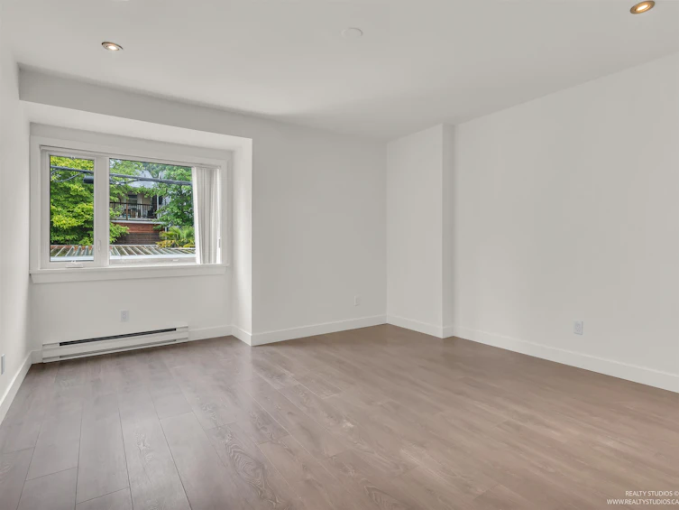 3549 W 4th Avenue, Vancouver, BC, V6R 1N9 - 11