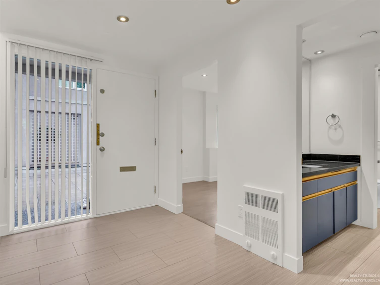 3549 W 4th Avenue, Vancouver, BC, V6R 1N9 - 5