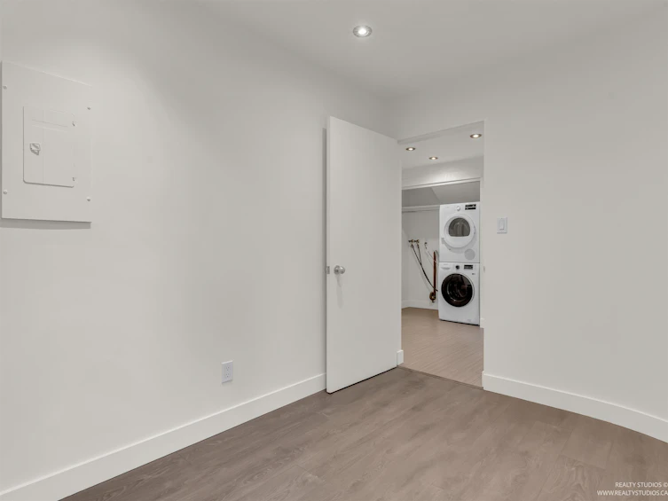3549 W 4th Avenue, Vancouver, BC, V6R 1N9 - 17