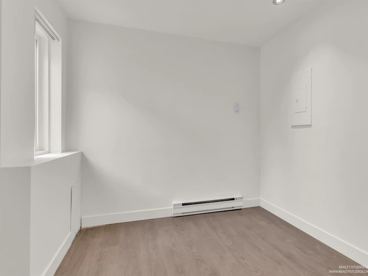 3549 W 4th Avenue, Vancouver, BC, V6R 1N9 - 16