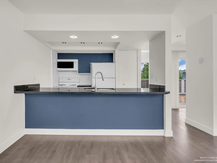3549 W 4th Avenue, Vancouver, BC, V6R 1N9 - 18