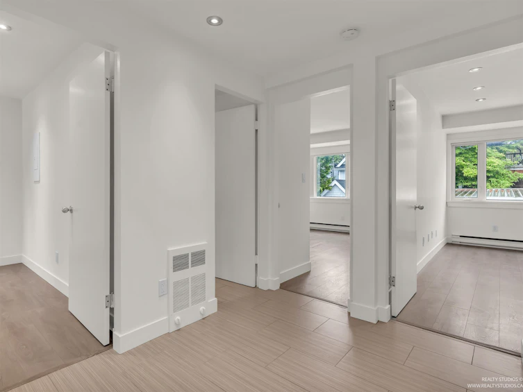 3549 W 4th Avenue, Vancouver, BC, V6R 1N9 - 4