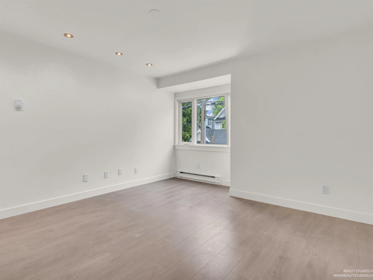 3549 W 4th Avenue, Vancouver, BC, V6R 1N9 - 12