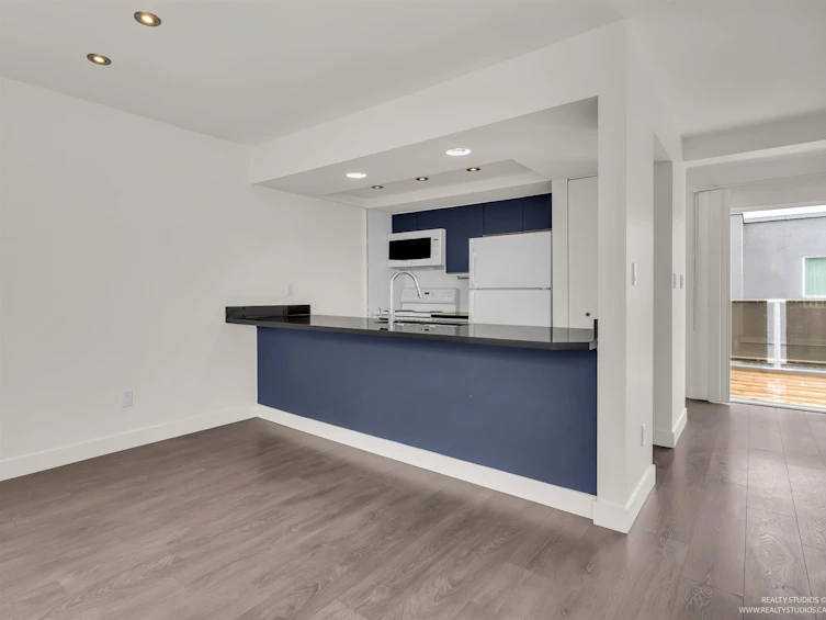 3549 W 4th Avenue, Vancouver, BC, V6R 1N9 - 21