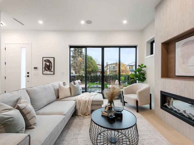 1-351 E 38th Avenue, Vancouver, BC, V5W 1H5 - 2