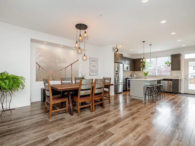 8437 207a Street, Langley, BC, V2Y 0S4 - 4
