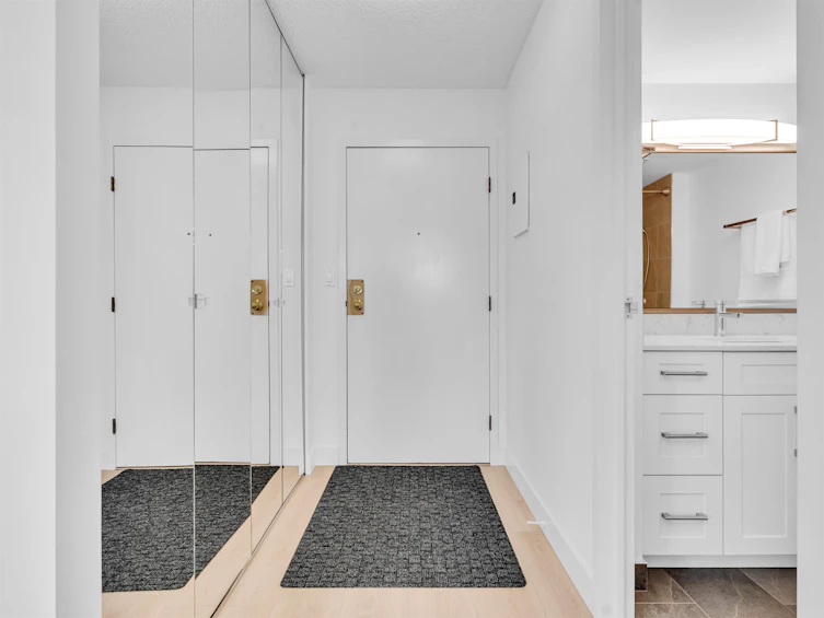 1105-145 St. Georges Avenue, North Vancouver, BC, V7L 3G8 - 2