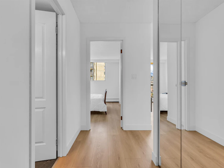 1105-145 St. Georges Avenue, North Vancouver, BC, V7L 3G8 - 3
