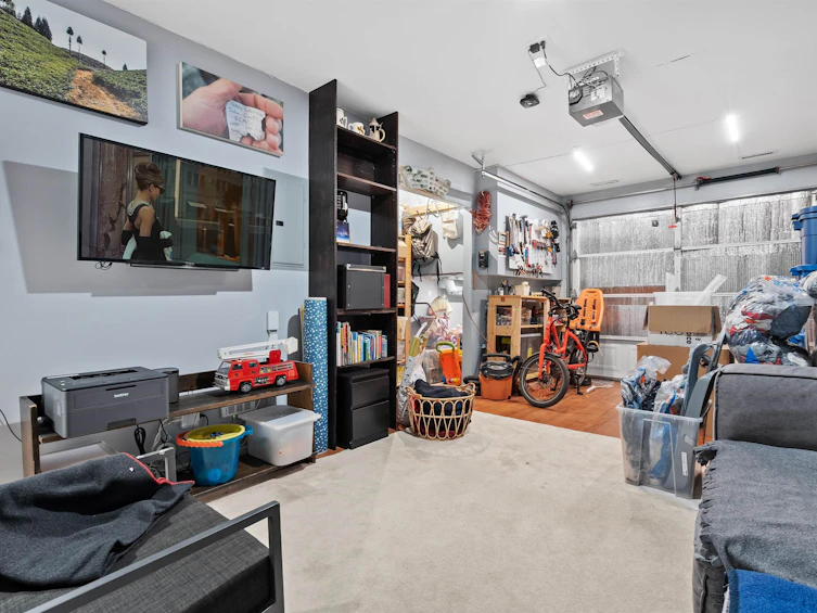 3372 Cobblestone Avenue, Vancouver, BC, V5S 4S4 - 33