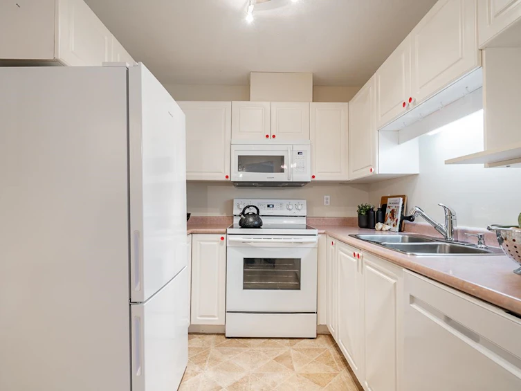 421-8068 120a Street, Surrey, BC, V3W 3P3 - 5