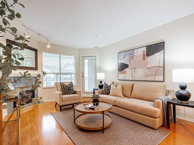 421-8068 120a Street, Surrey, BC, V3W 3P3 - 2