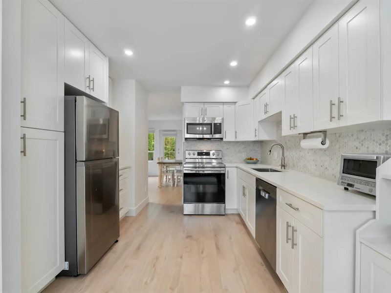 15 - 15488 101a Avenue, Surrey BC V3R 0Z8