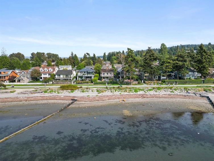 2824 O'hara Lane, Surrey, BC, V4A 3E4 - 2