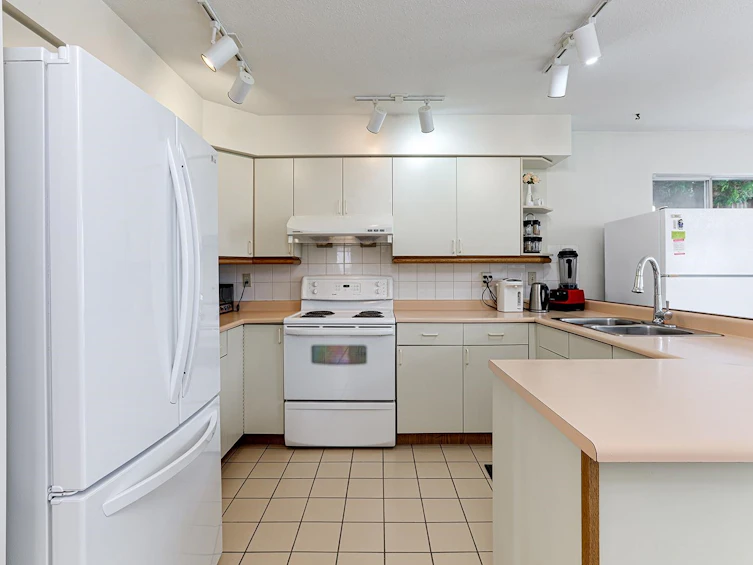 7880 French Street, Vancouver, BC, V6P 4V7 - 9
