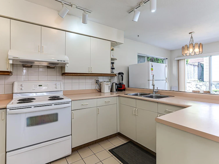 7880 French Street, Vancouver, BC, V6P 4V7 - 8