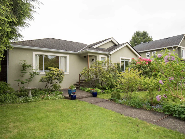 2104 W 57th Avenue, Vancouver, BC, V6P 1V4 - 2