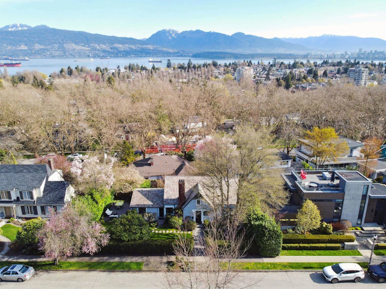 2562 Wallace Crescent, Vancouver, BC, V6R 3V4 - 6