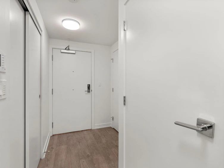 1206-1401 Hunter Street, North Vancouver, BC, V7J 0E2 - 4
