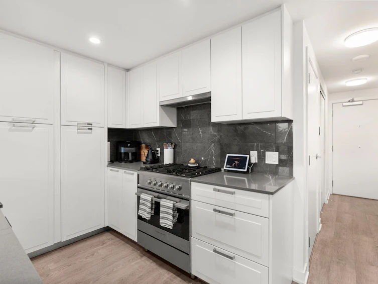 1206-1401 Hunter Street, North Vancouver, BC, V7J 0E2 - 13