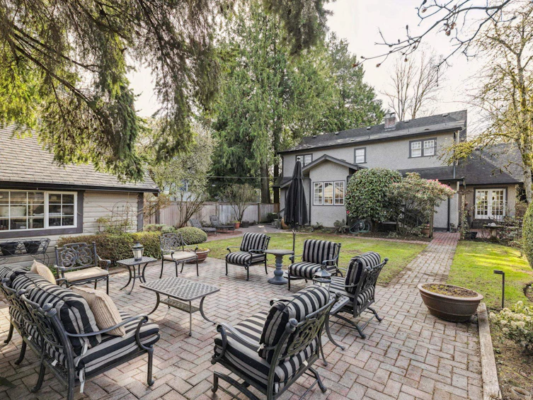 2627 W 37th Avenue, Vancouver, BC, V6N 2T3 - 37