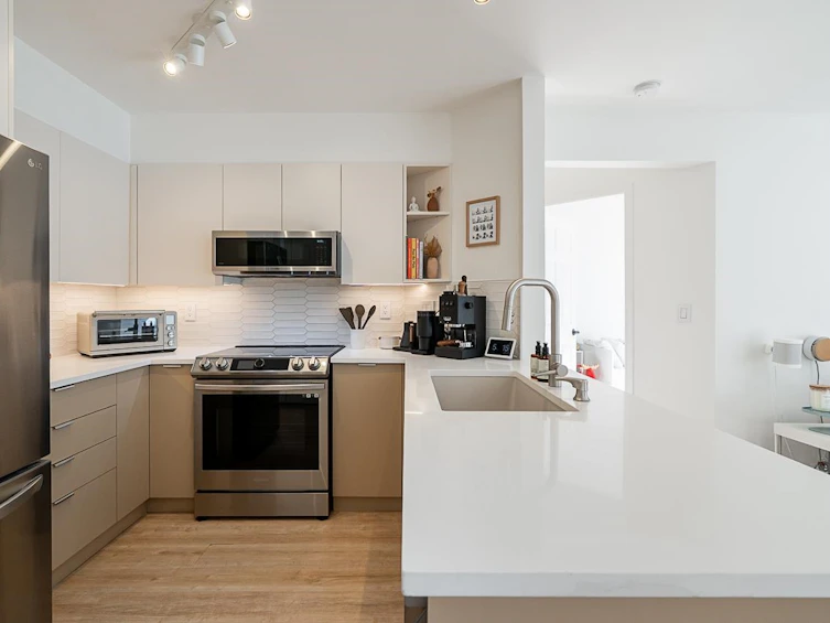 106-3625 Windcrest Drive, North Vancouver, BC, V7G 2S6 - 3