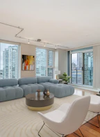1606 455 Beach Crescent